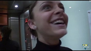 Play Liza Del Sierra défoncée dans une chambre d'hôtel