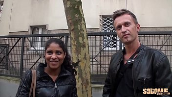 Play Kali, jeune réunionnaise très salope offre son cul