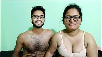 Play Senior student fucks his college junior girlfriend by calling her to the flat