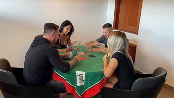 Play A card game ended up in a couple exchange with Kel Abate and Bruna Carlos! Continue on RED.