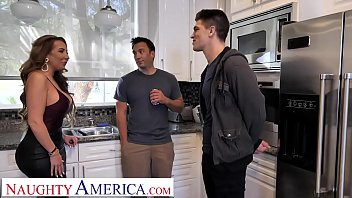 Play Naughty America Richelle Ryan soaps up with friend's husband