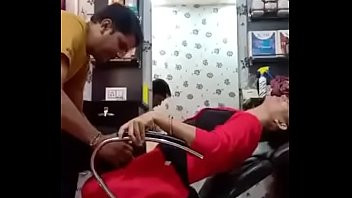 Play भाभी जी को सलून में बुलाकर खूब मजे से चुत चाटी