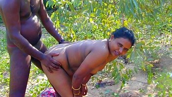 Play Part 2 Indian Desi Girlfriend in Open Field Village Outdoor Sex In Forest Radhika Bhabhi