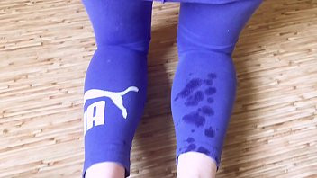 Play Cum on leggings stepsister after hot fucking